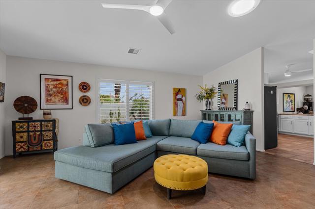 Image 11 of 38 For 52505 Avenida Alvarado