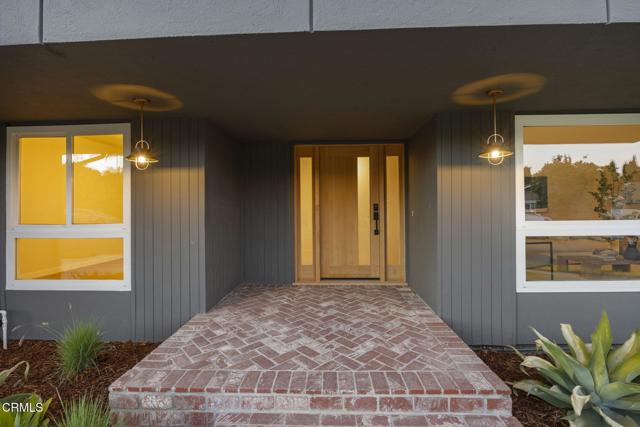 111 Donnick Avenue, Thousand Oaks CA: https://media.crmls.org/mediaz/445d851e-796b-48ec-901d-751f1ad49950.jpg