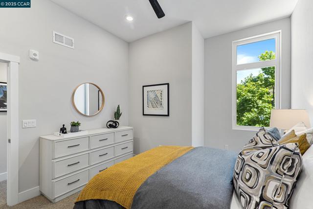 27258 Lumina Ct, Hayward CA: https://media.crmls.org/mediaz/445dd4d8-3799-4f8e-a28c-179825c97ce9.jpg