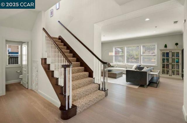 130 Arundel Dr, Hayward CA: https://media.crmls.org/mediaz/445eaea6-feda-44ef-98fb-0af294a53c28.jpg