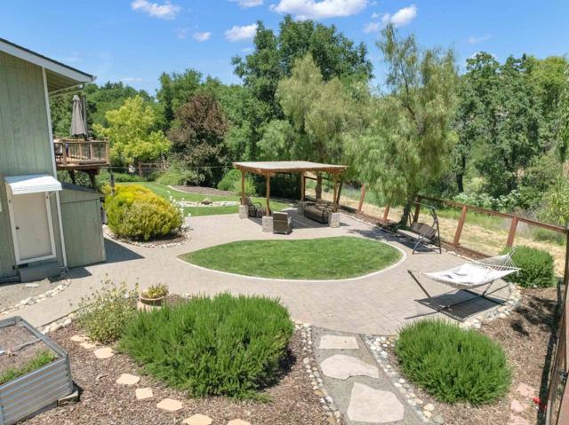 3480 White Oak Court, Morgan Hill CA: https://media.crmls.org/mediaz/445edcbe-d0bb-4449-9ec2-e2b90b8bc893.jpg