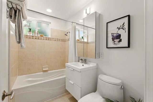 843 15th Avenue, Menlo Park CA: https://media.crmls.org/mediaz/44604c3b-2137-400b-a01c-812c1af97961.jpg