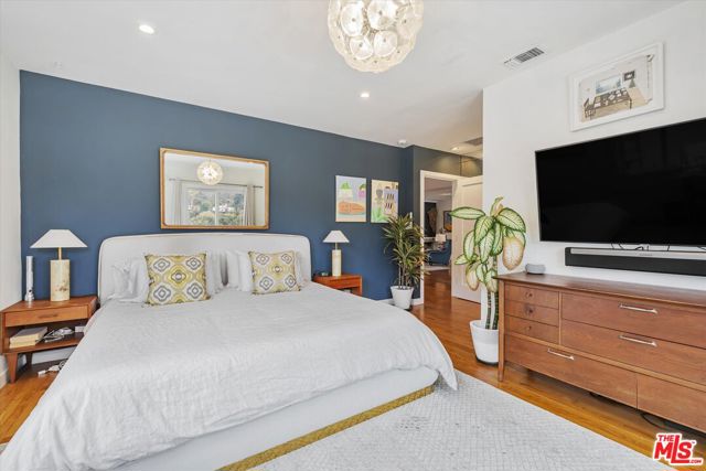 2316 Laurelmont Place, Los Angeles CA: https://media.crmls.org/mediaz/4460b0ed-4094-4203-ad14-5cfb0f66d213.jpg