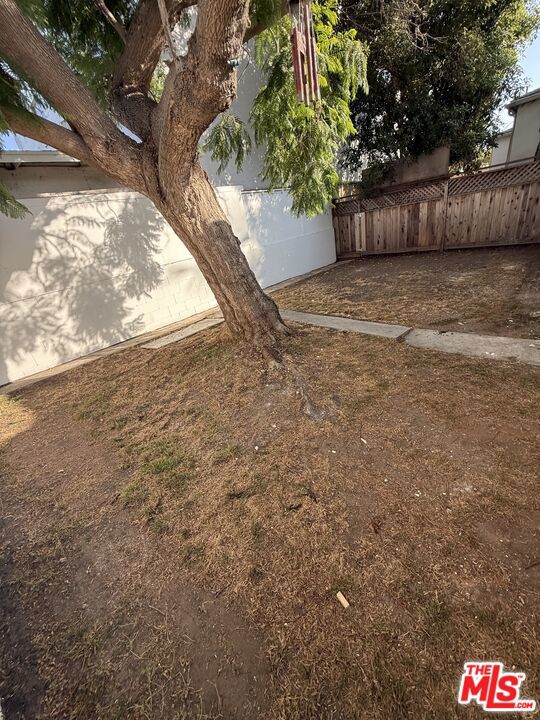 1543 11th Street, Santa Monica CA: https://media.crmls.org/mediaz/4460c495-e356-4a34-a82e-d9ce8a046033.jpg