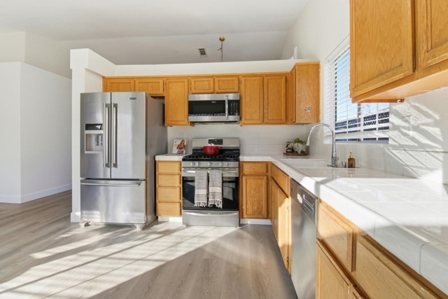 Image 10 of 30 For 6953 Foxtail Dr