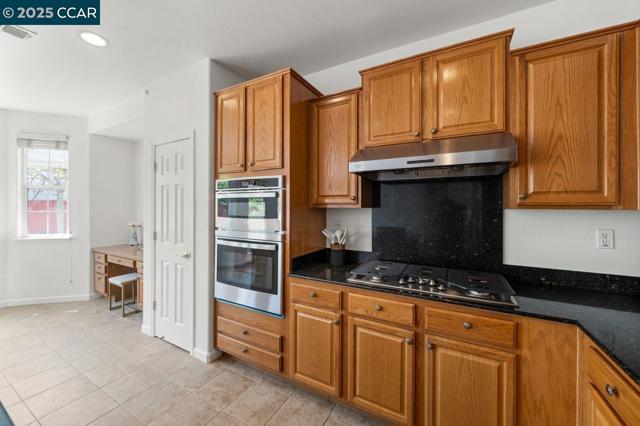35970 Green Street, Union City CA: https://media.crmls.org/mediaz/44613074-3c45-4797-90c0-dbc6ff87844b.jpg