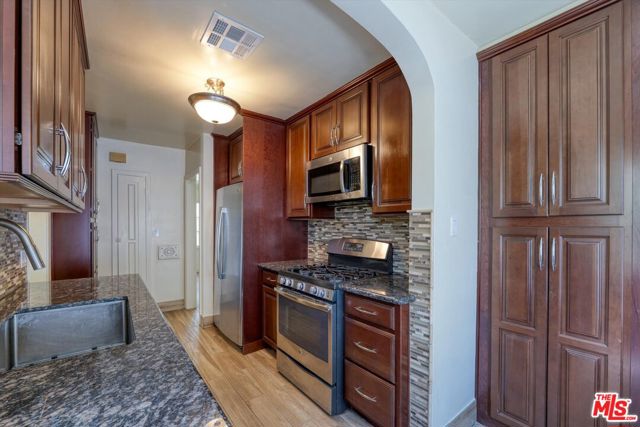 859 S Le Doux Road, Los Angeles CA: https://media.crmls.org/mediaz/44620463-f980-473e-b5ec-39e68ce54923.jpg
