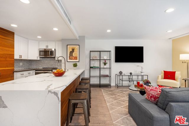 2170 Century Park East, Los Angeles CA: https://media.crmls.org/mediaz/44627032-9c98-4bf2-83cb-c034f24e78e1.jpg
