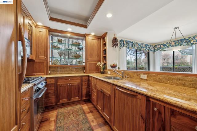 Image 5 of 44 For 9 Regulus Court