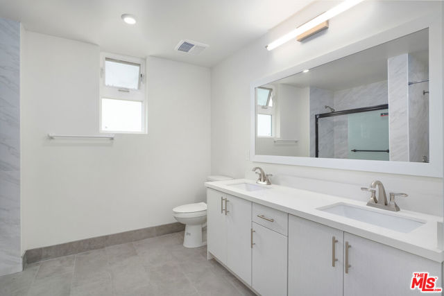 1832 S Barrington Avenue, Los Angeles CA: https://media.crmls.org/mediaz/4463b814-e522-4541-8c3c-eb4f236120ed.jpg
