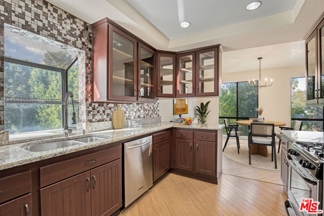 13331 Moorpark Street, Sherman Oaks CA: https://media.crmls.org/mediaz/44640219-c6cd-4148-8bf2-9265d1b9633a.jpg