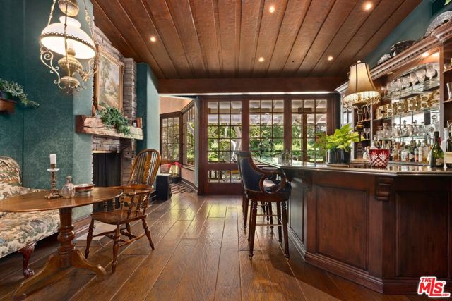 4535 Vanalden Avenue, Tarzana CA: https://media.crmls.org/mediaz/44645cbe-6654-48ab-8251-5b3b8db0926b.jpg