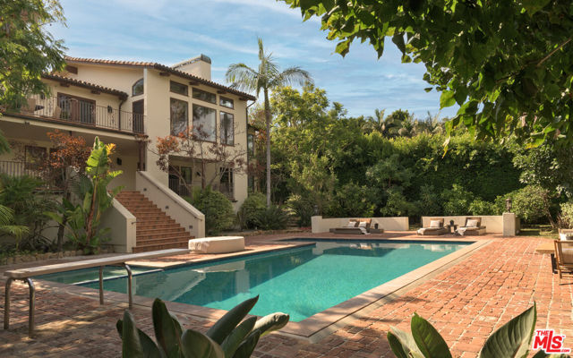 7046 Grasswood Avenue, Malibu CA: https://media.crmls.org/mediaz/4464763e-1758-4162-a966-785f65403729.jpg