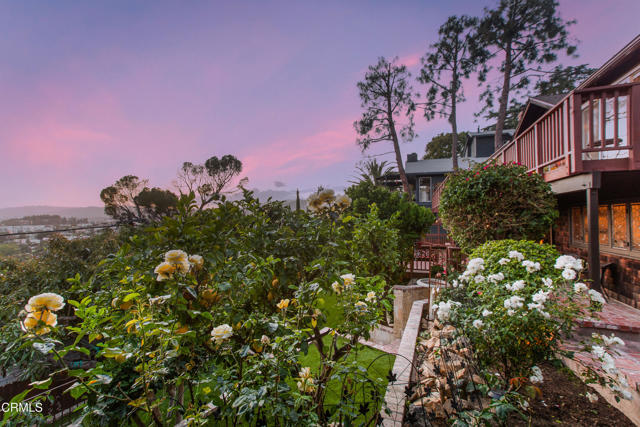 3880 Clayton W Avenue, Los Angeles CA: https://media.crmls.org/mediaz/44648bf2-0145-442d-8196-b1df4d1e078b.jpg