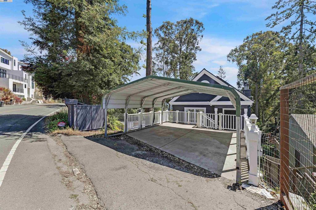 7425 Skyline Blvd