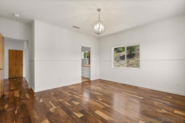 2342 CARIOCA PL, Vista CA: https://media.crmls.org/mediaz/4464f4c3-6b73-4c9c-9141-a1653d92eb78.jpg