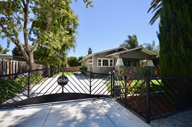 4544 Thornton Ave, Fremont CA: https://media.crmls.org/mediaz/44651a59-9042-4615-bdb1-81097fe024b9.jpg