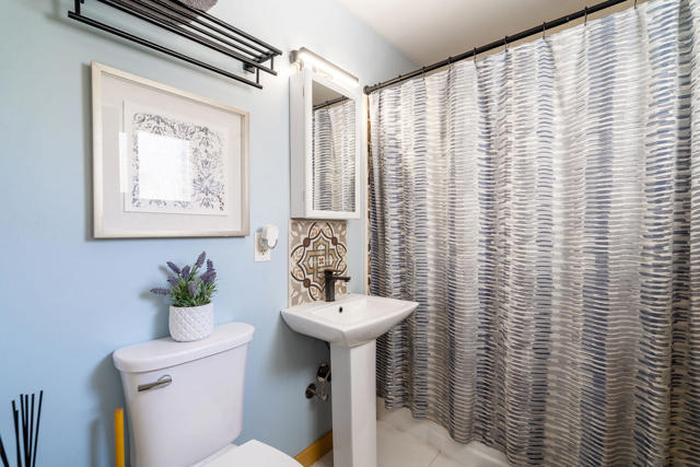 689 E Camino Parocela, Palm Springs CA: https://media.crmls.org/mediaz/44654e43-e846-4514-8327-953624be450e.jpg