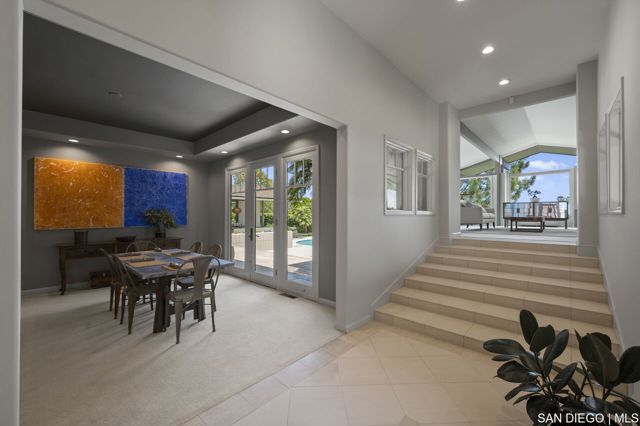 5931 Citadel CIR, La Jolla CA: https://media.crmls.org/mediaz/44658ce5-153c-49e8-b2f1-83927ffd11a3.jpg