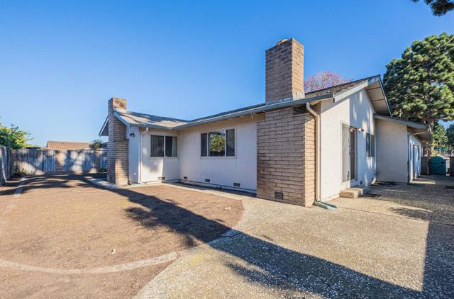 1007 Driftwood Place, Salinas CA: https://media.crmls.org/mediaz/44659fd3-f5e7-471a-be9d-21010dd516a8.jpg