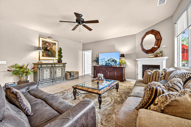 39492 Camino Piscina, Indio CA: https://media.crmls.org/mediaz/446624e6-18d1-498e-b07d-a798d53316c5.jpg