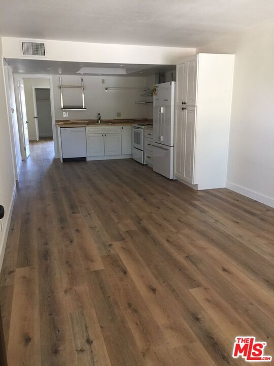 Image 4 of 16 For 9647 Spyglass Avenue 24