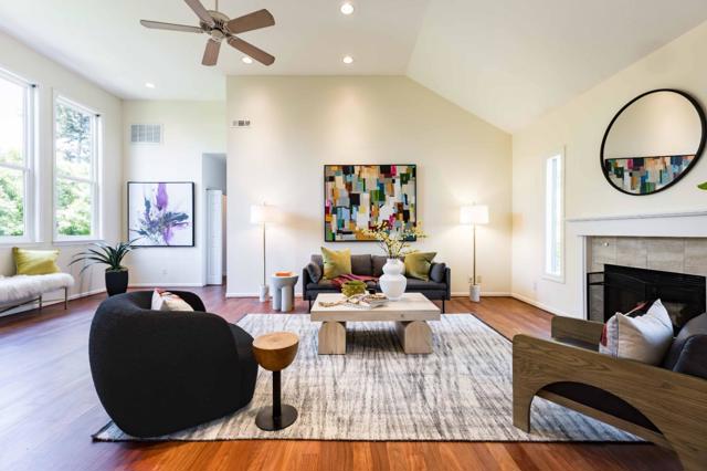 548 Everett Avenue, Palo Alto CA: https://media.crmls.org/mediaz/44666792-1c1c-4514-92c9-d730cd1e1959.jpg