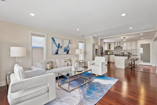 12763 Camrose Ave, Saratoga CA: https://media.crmls.org/mediaz/446810cd-f689-47d6-a59b-caa5bd7c6a83.jpg