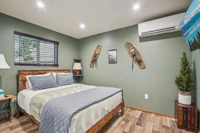 25750 Alderwood, Idyllwild CA: https://media.crmls.org/mediaz/44682cab-4824-4292-b4e0-a0ca07ec846c.jpg