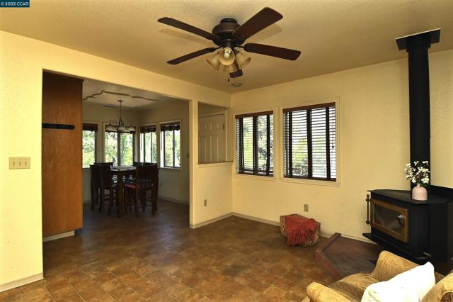 9687 Manzanita Way, Coulterville CA: https://media.crmls.org/mediaz/44688f79-2582-4afa-af08-632449fce7b7.jpg
