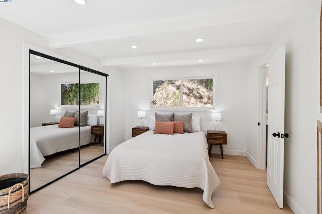 723 Redwood Rd, San Anselmo CA: https://media.crmls.org/mediaz/4468b7dc-8f43-46d8-a9a3-27569334cca7.jpg