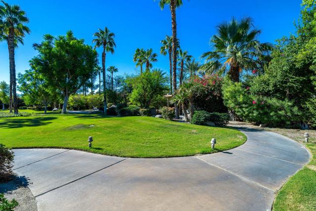 350 Loch Lomond Road, Rancho Mirage CA: https://media.crmls.org/mediaz/446989f7-edc4-44a3-a68c-48782fb93f57.jpg