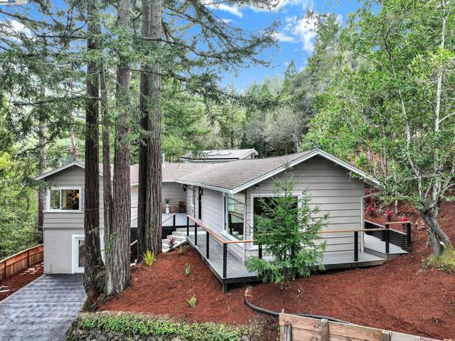 90 Upper Briar Road, Kentfield CA: https://media.crmls.org/mediaz/4469ce70-ec12-4037-8ee9-9bdedd6a18da.jpg