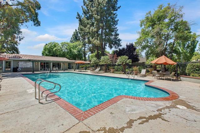 1328 Star Bush Ln, San Jose CA: https://media.crmls.org/mediaz/4469d6b0-6e90-4445-86a8-ea346c5df66f.jpg