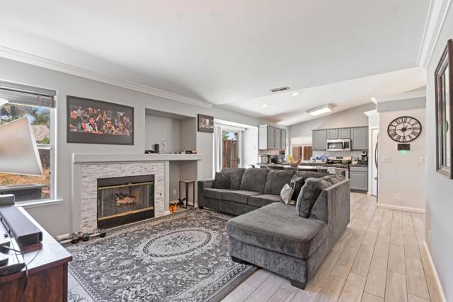 730 Marseille Drive, Hollister CA: https://media.crmls.org/mediaz/446a3410-d67b-495b-91eb-073d208cdf8c.jpg