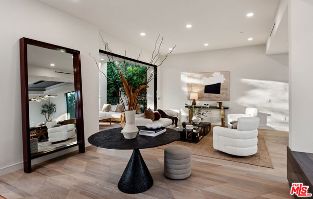 Drew Fenton | 505 Barrington Avenue Los Angeles CA | MLS: 7255319