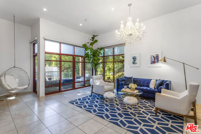 8783 Lookout Mountain Avenue, Los Angeles CA: https://media.crmls.org/mediaz/446a8996-d809-4e67-a4d3-18f1826bc539.jpg