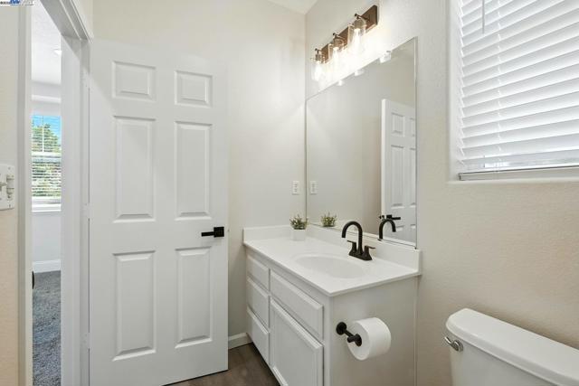 2501 Aimonetti ave, Sacramento CA: https://media.crmls.org/mediaz/446af33a-6c7d-4ca4-b9a6-5a37d323a89d.jpg