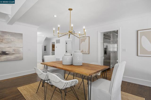 3475 Springhill Rd, Lafayette CA: https://media.crmls.org/mediaz/446b37f4-9724-4111-8f14-04a94891a4c4.jpg