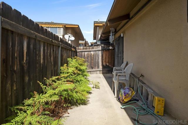 551 Oakdale Lane B, El Cajon, California 92021, 2 Bedrooms Bedrooms, ,2 BathroomsBathrooms,Condominium,For Sale,Oakdale Lane B,240026317SD