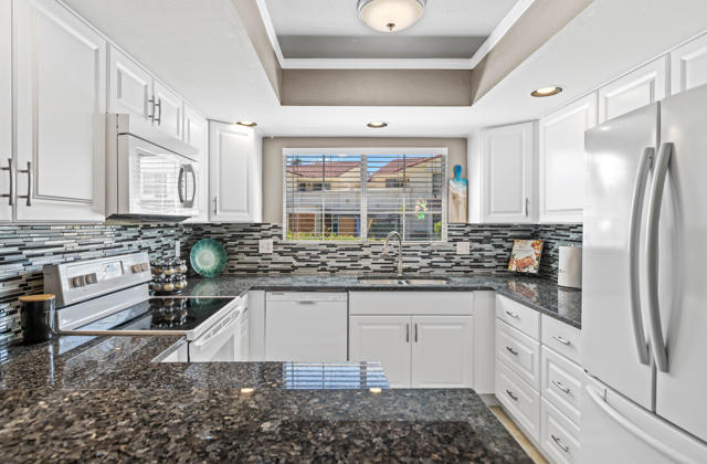 500 S Farrell Drive, Palm Springs CA: https://media.crmls.org/mediaz/446b74d2-de22-4522-806e-20d0e1314509.jpg