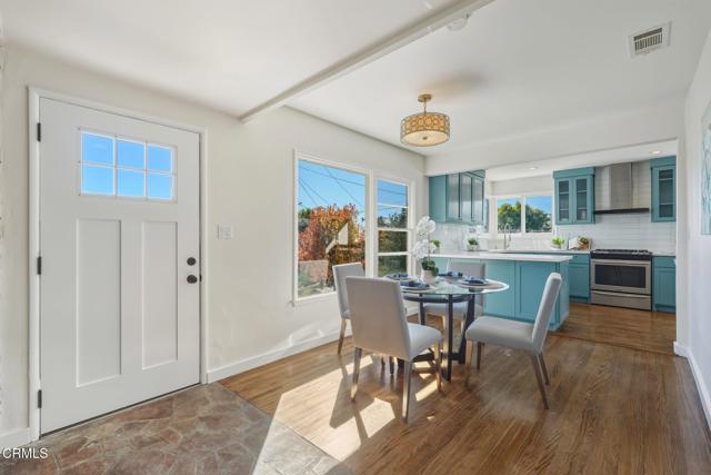 4487 Rising Hill Road, Altadena CA: https://media.crmls.org/mediaz/446b74d4-2f36-4228-b368-5662072c04a3.jpg