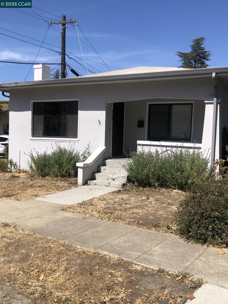2105 Alhambra Avenue