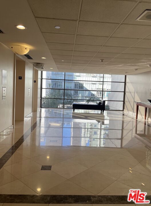 600 W 9th Street, Los Angeles CA: https://media.crmls.org/mediaz/446ba1c1-b3ad-4ef2-baa4-e2b64866e352.jpg
