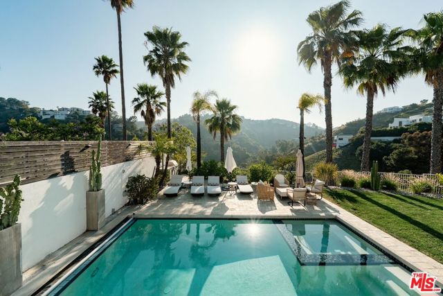 2029 Mount Olympus Drive, Los Angeles CA: https://media.crmls.org/mediaz/446c2302-9752-41bd-98c5-cbc67e4d81d7.jpg