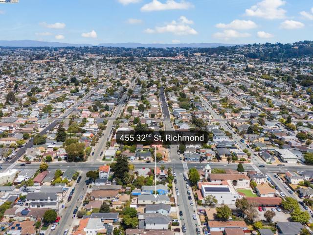 455 32nd St, Richmond CA: https://media.crmls.org/mediaz/446c5e74-3db4-4711-9a52-d517202573a4.jpg