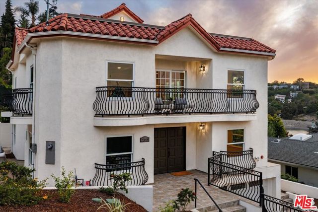 2348 Baxter Street, Los Angeles CA: https://media.crmls.org/mediaz/446c7a52-d18e-471a-b8d4-148dc86a310b.jpg
