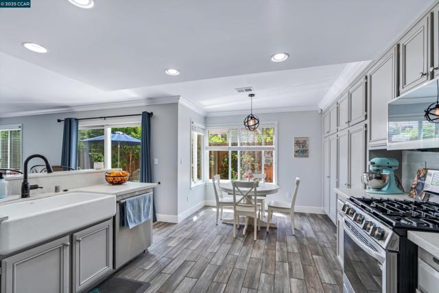 2057 Rapallo Way, Bay Point CA: https://media.crmls.org/mediaz/446c83da-5514-4f6a-b6f0-a525121e54d9.jpg