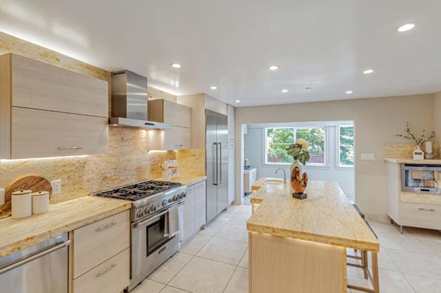 3119 Oak Knoll Drive, Redwood City CA: https://media.crmls.org/mediaz/446ccb83-cc6e-41f9-b8bd-5f037fd5e5ea.jpg