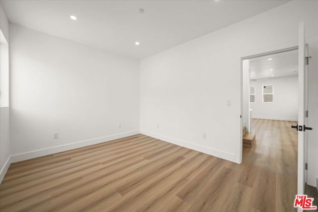 910 N Hudson Avenue, Los Angeles CA: https://media.crmls.org/mediaz/446ce5b4-2ce9-4e4d-ac11-5e98f4e78d9d.jpg